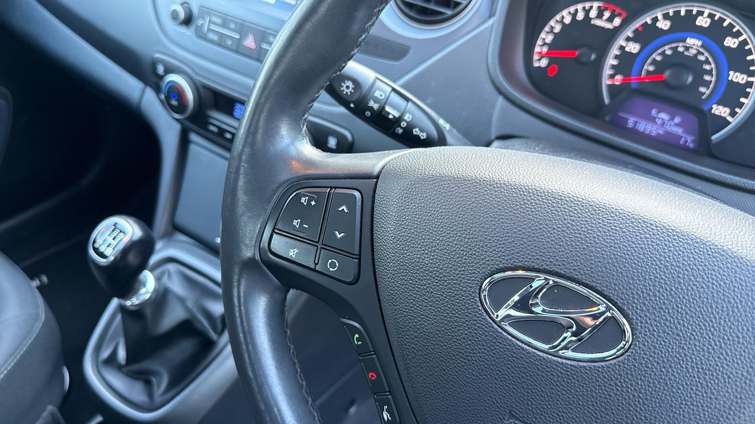 Used Hyundai i10 for sale - 78007302: Photo 36