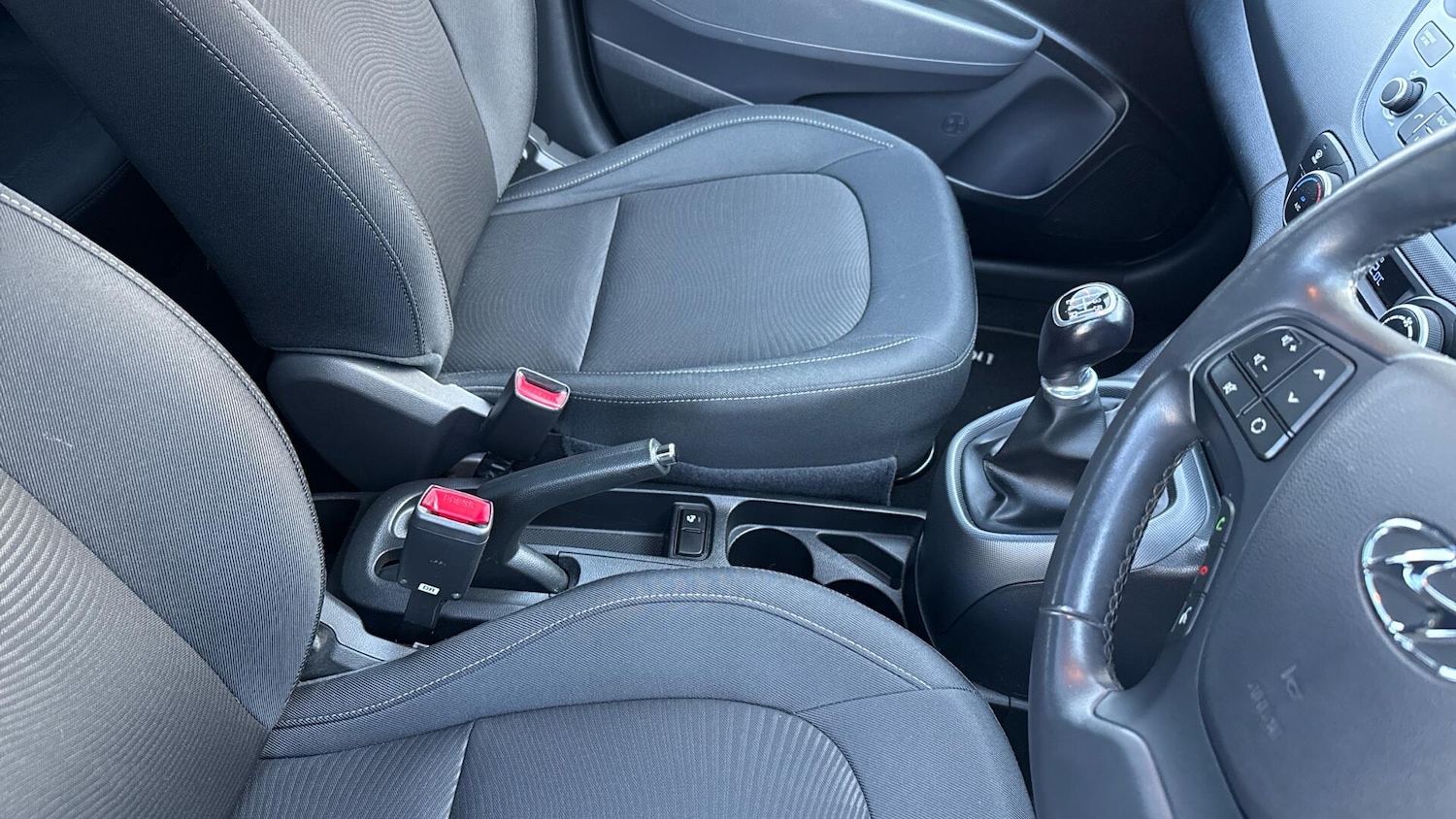 Used Hyundai i10 for sale - 78007302: Photo 37