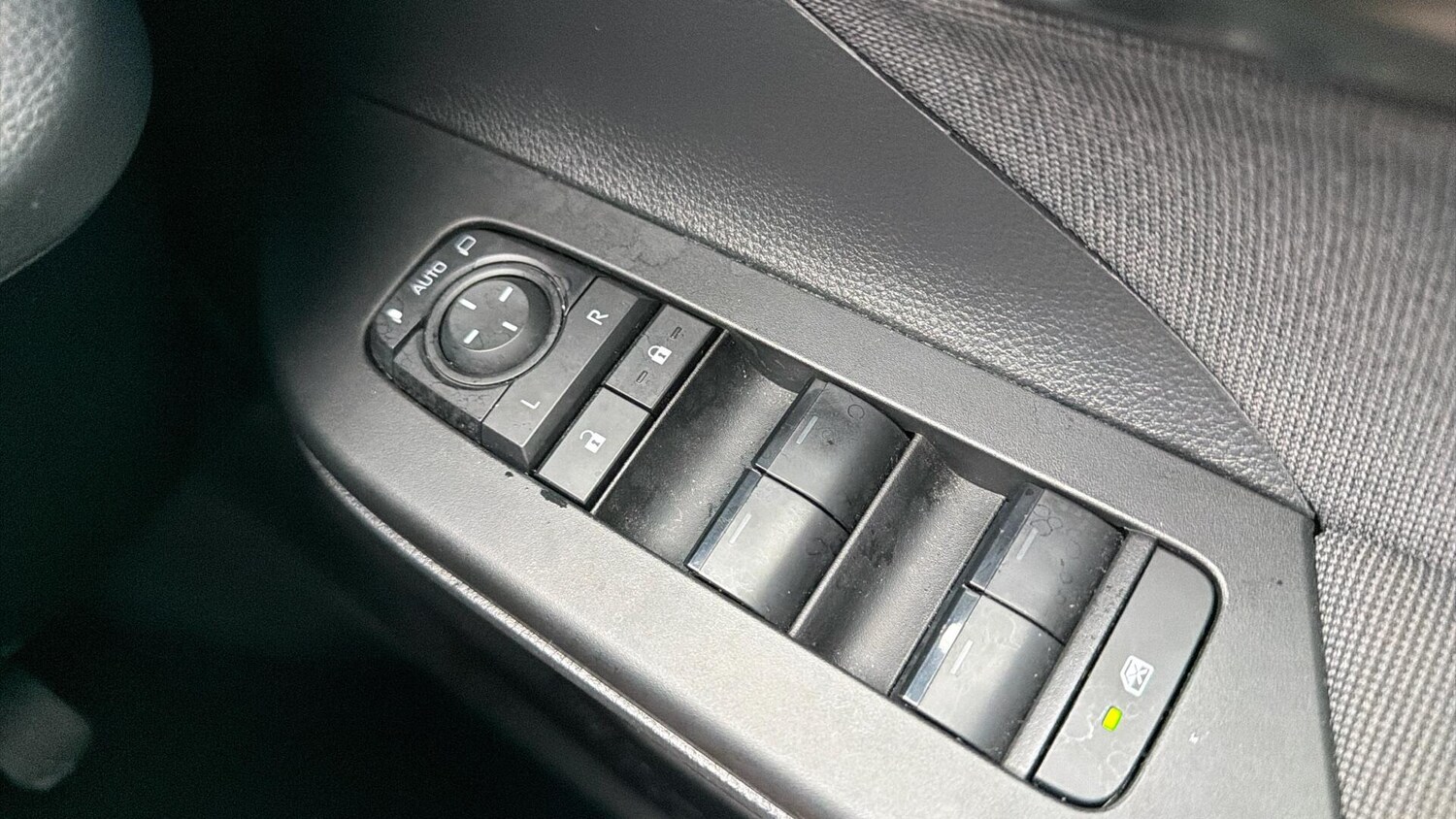 Used Toyota C-HR 2025 for sale - 78034215: Photo 33