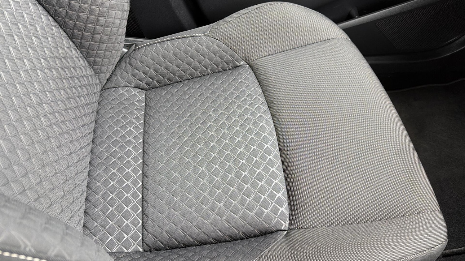 Used Toyota C-HR 2021 for sale - 77291803: Photo 41