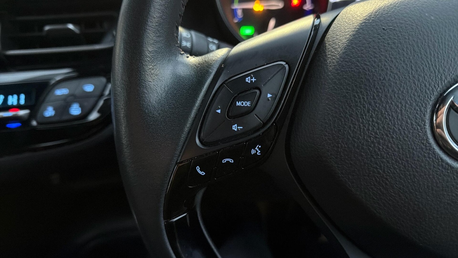 Used Toyota C-HR 2022 for sale - 77358548: Photo 34