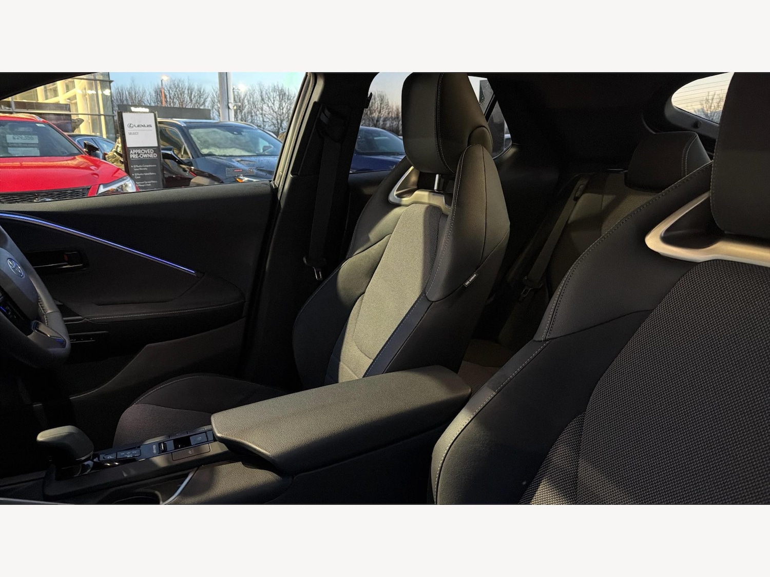 Used Toyota C-HR 2024 for sale - 77143800: Photo 12