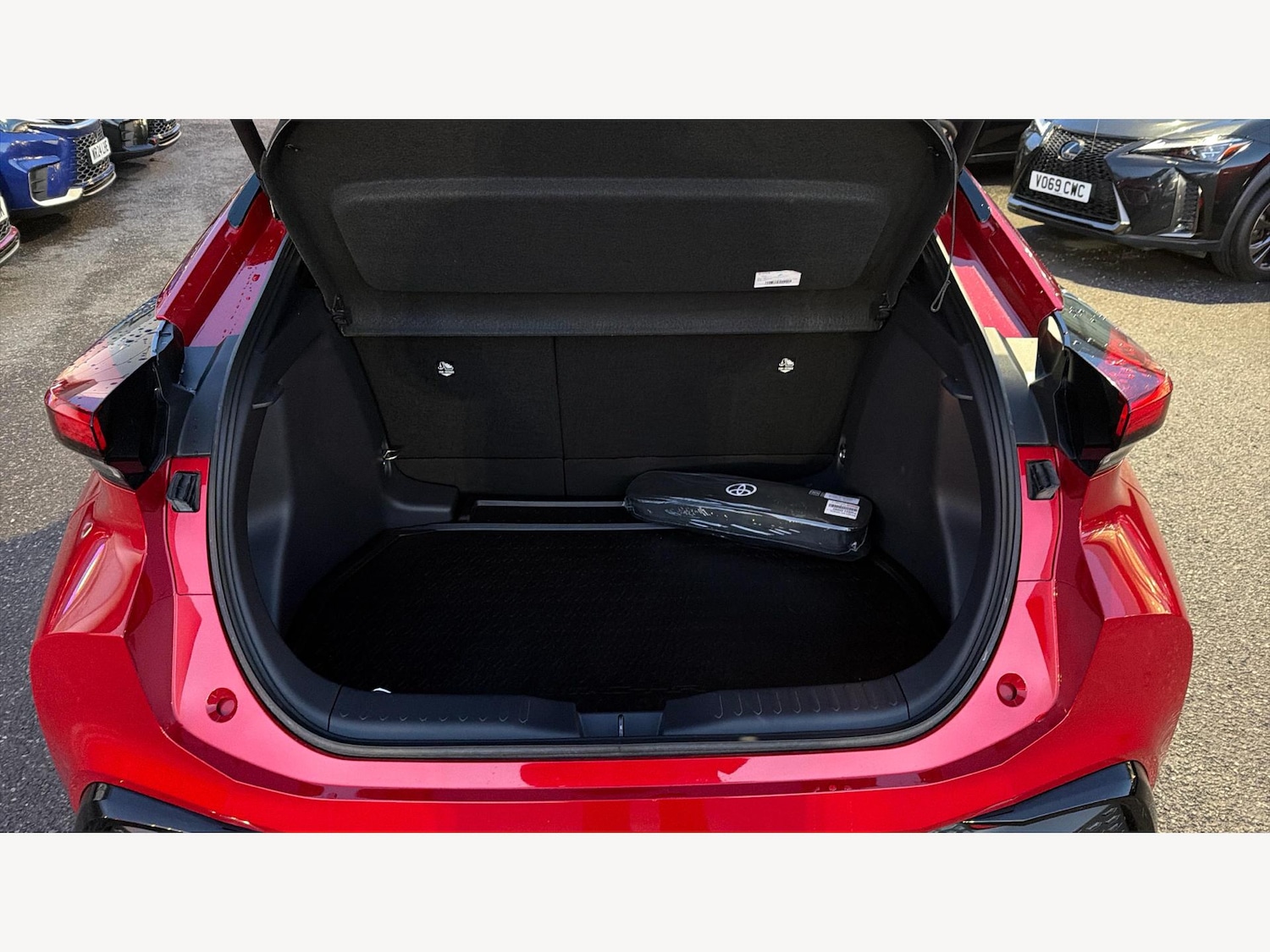 Used Toyota C-HR 2024 for sale - 77143800: Photo 16