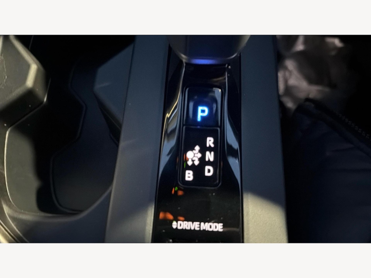 Used Toyota C-HR 2024 for sale - 77143800: Photo 30