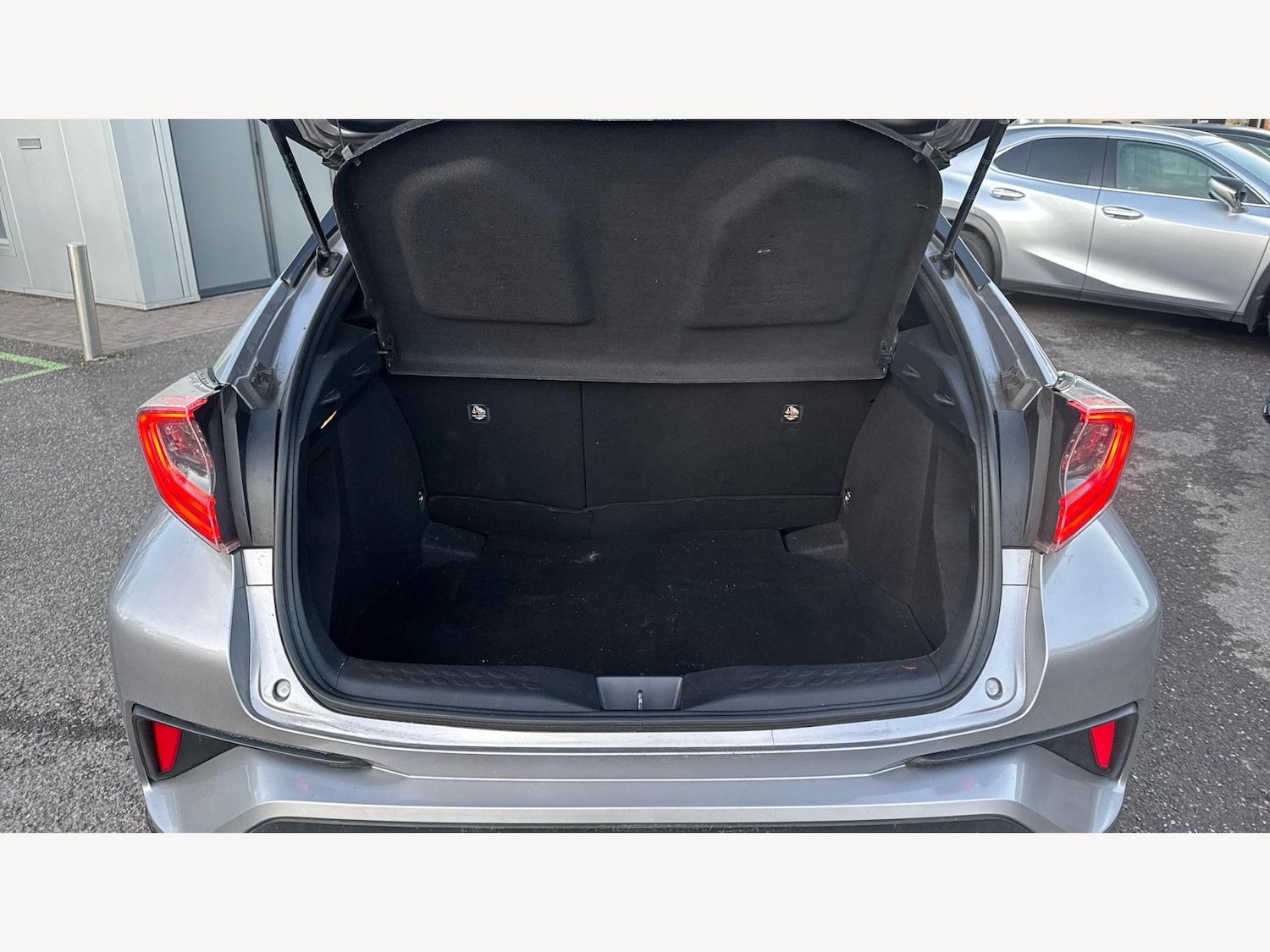 Used Toyota C-HR 2017 for sale - 76801300: Photo 16