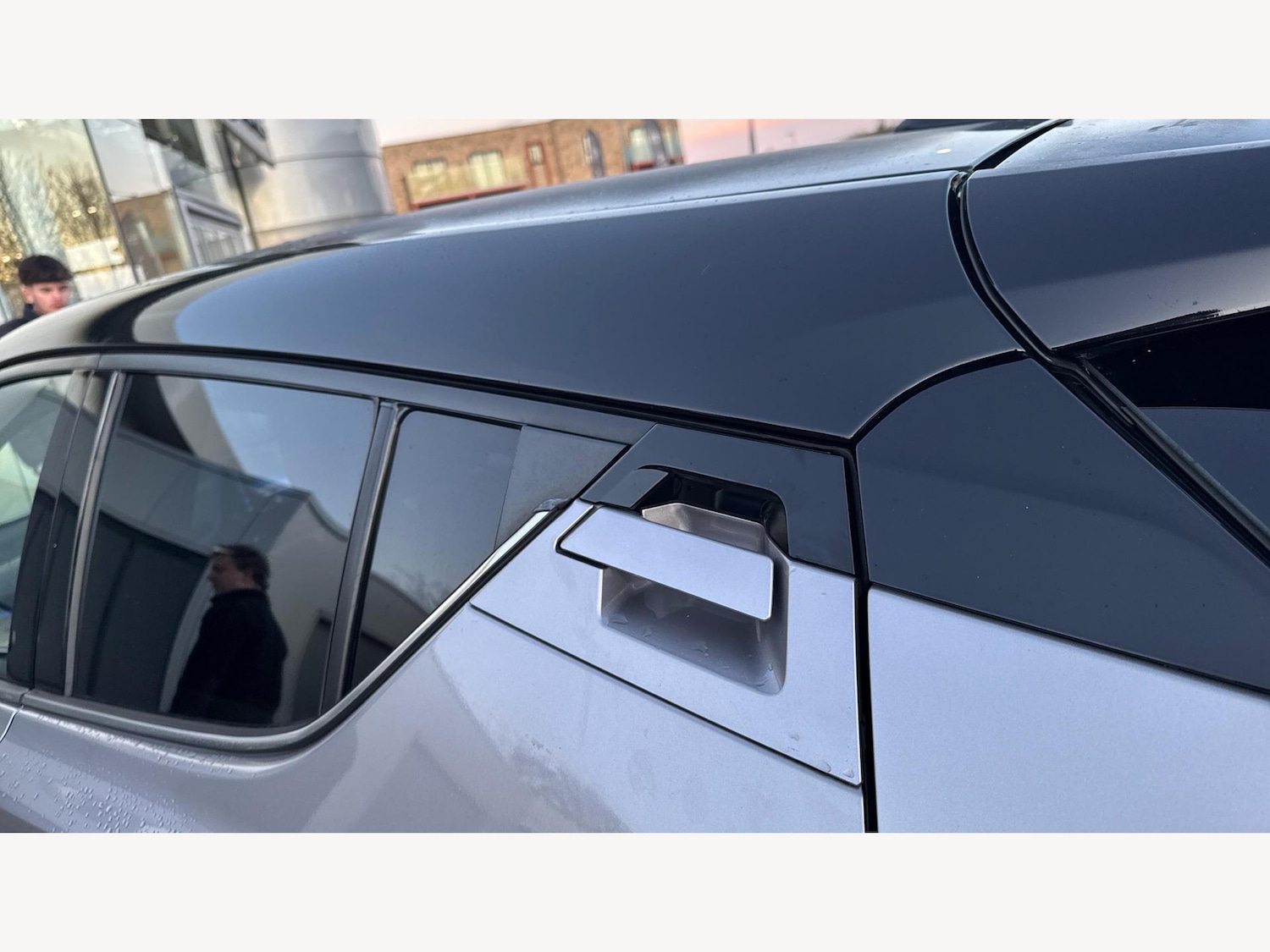 Used Toyota C-HR 2017 for sale - 76801300: Photo 24