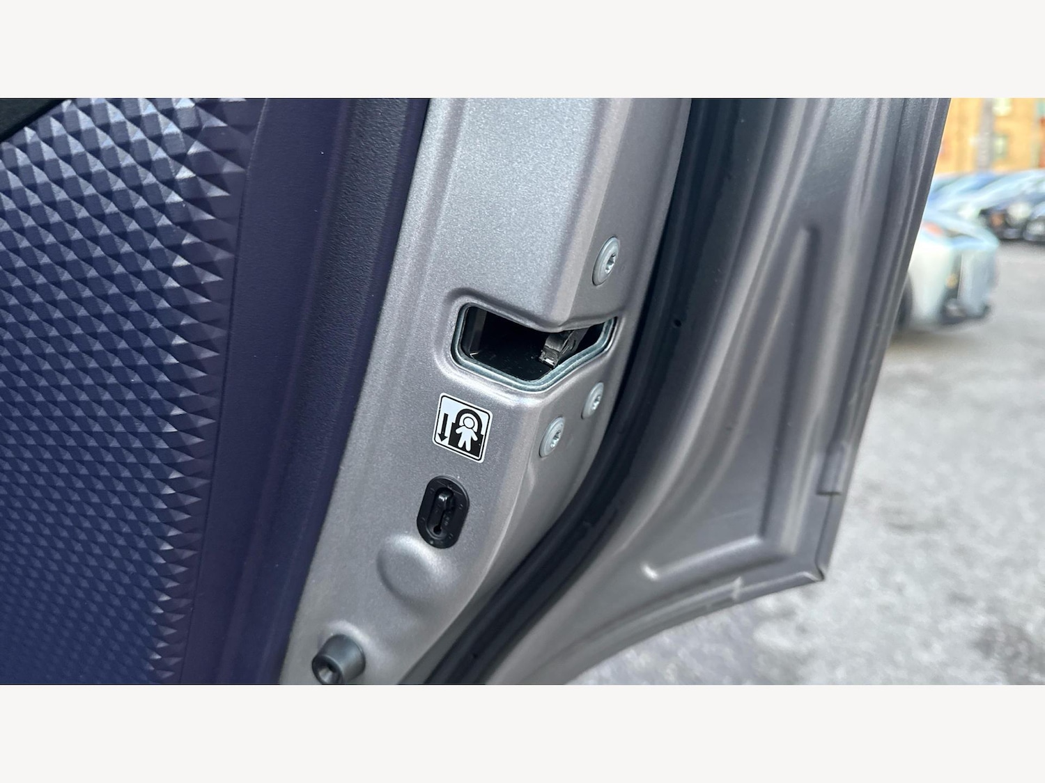 Used Toyota C-HR 2017 for sale - 76801300: Photo 30