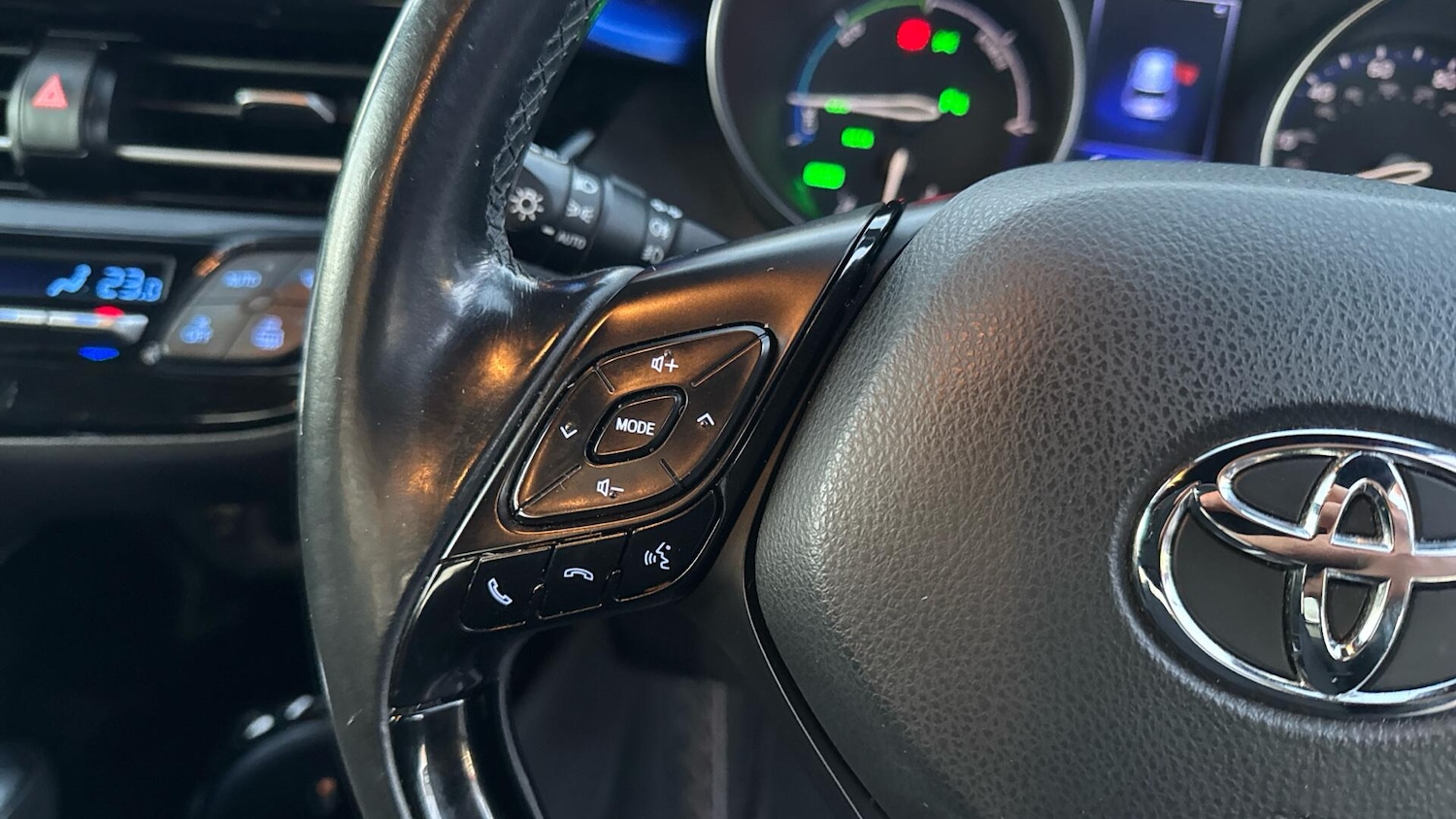 Used Toyota C-HR 2017 for sale - 76801300: Photo 34