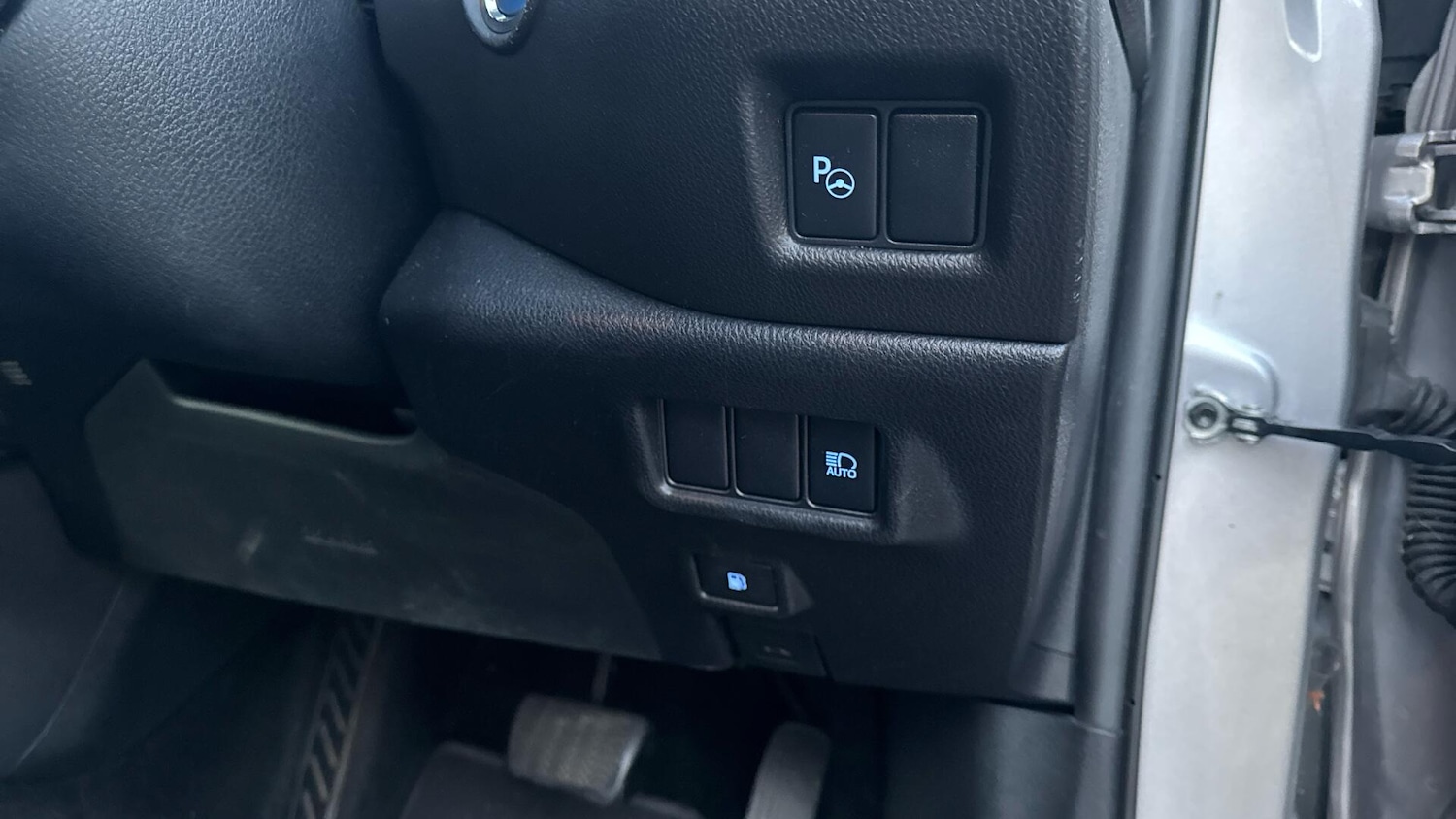 Used Toyota C-HR 2017 for sale - 76801300: Photo 38