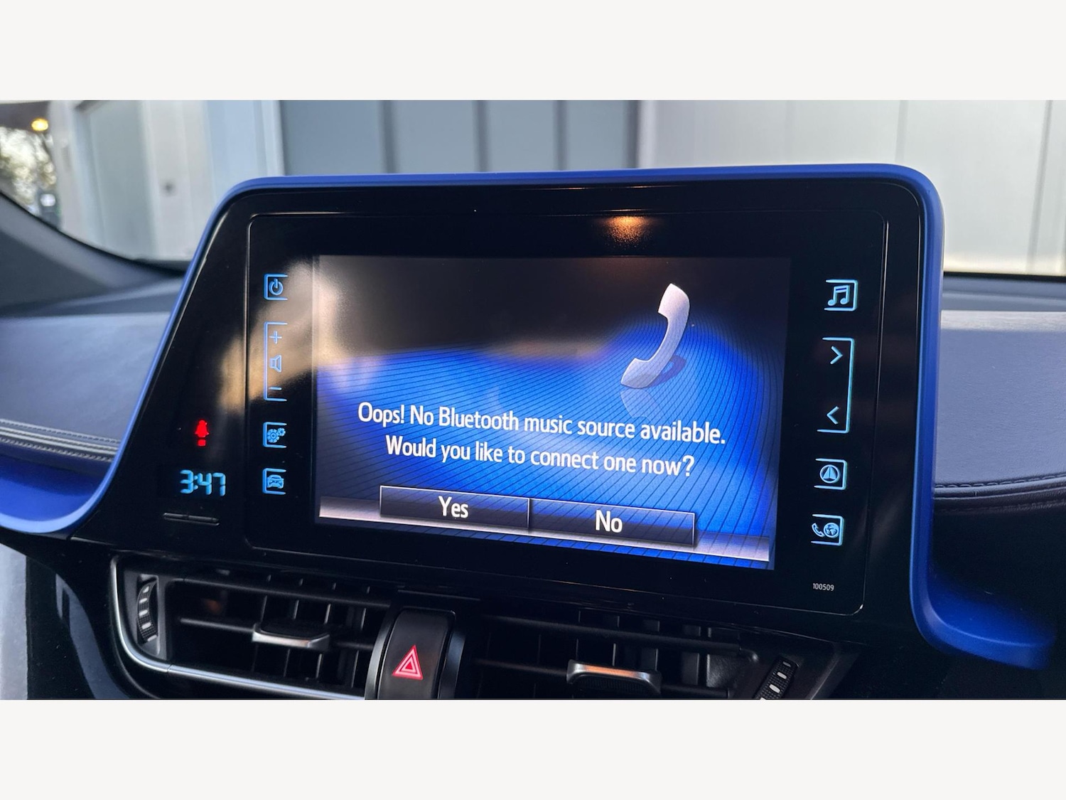 Used Toyota C-HR 2017 for sale - 76801300: Photo 9