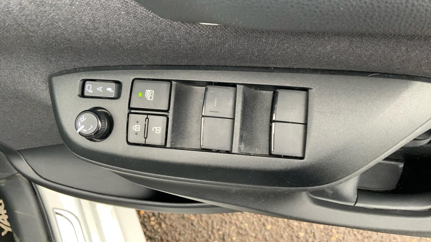 Used Toyota Yaris for sale - 77808791: Photo 35