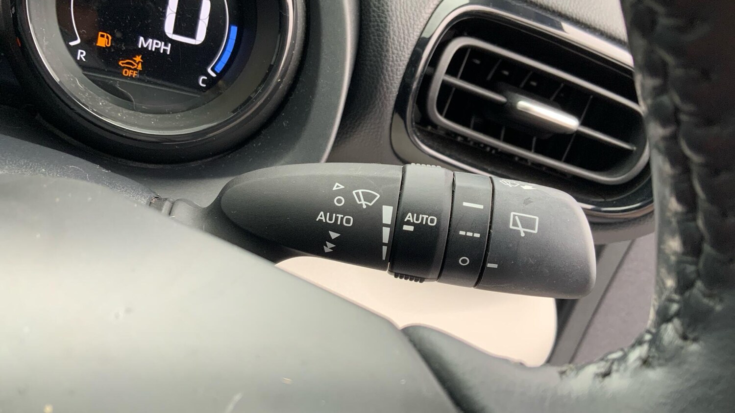 Used Toyota Yaris for sale - 77808791: Photo 39