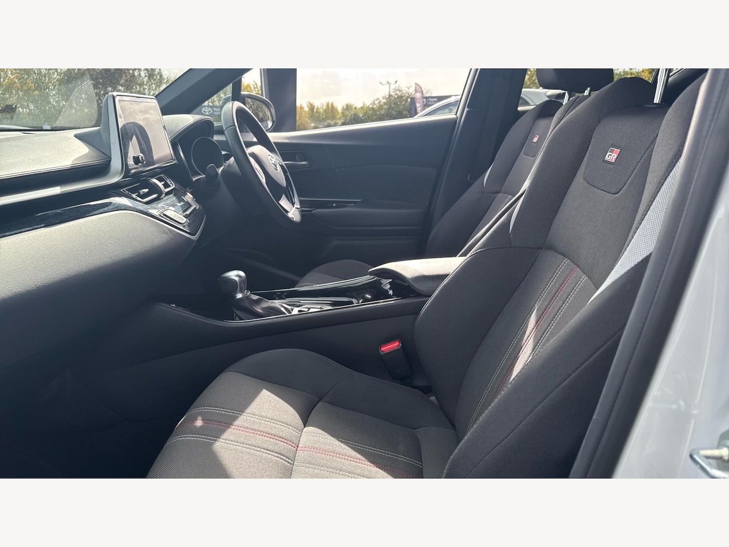 Used Toyota C-HR 2023 for sale - 76388927: Photo 12