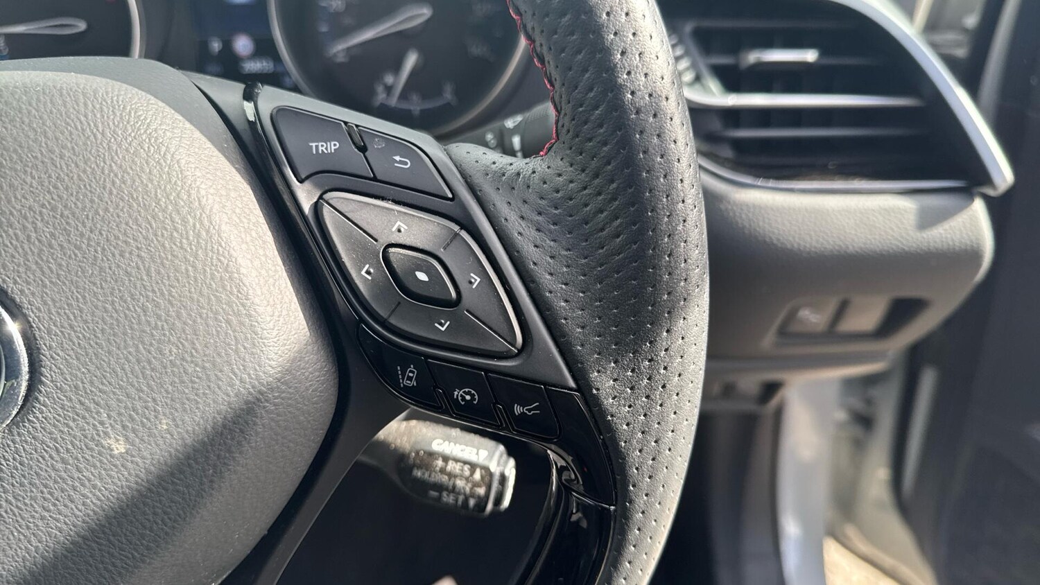 Used Toyota C-HR 2023 for sale - 76388927: Photo 37