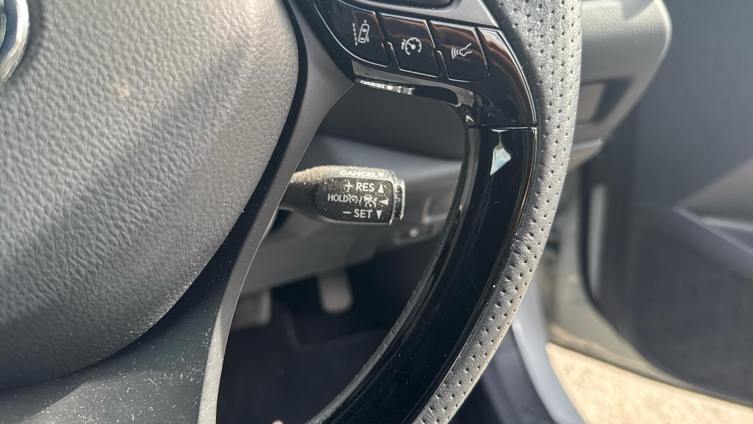 Used Toyota C-HR 2023 for sale - 76388927: Photo 41