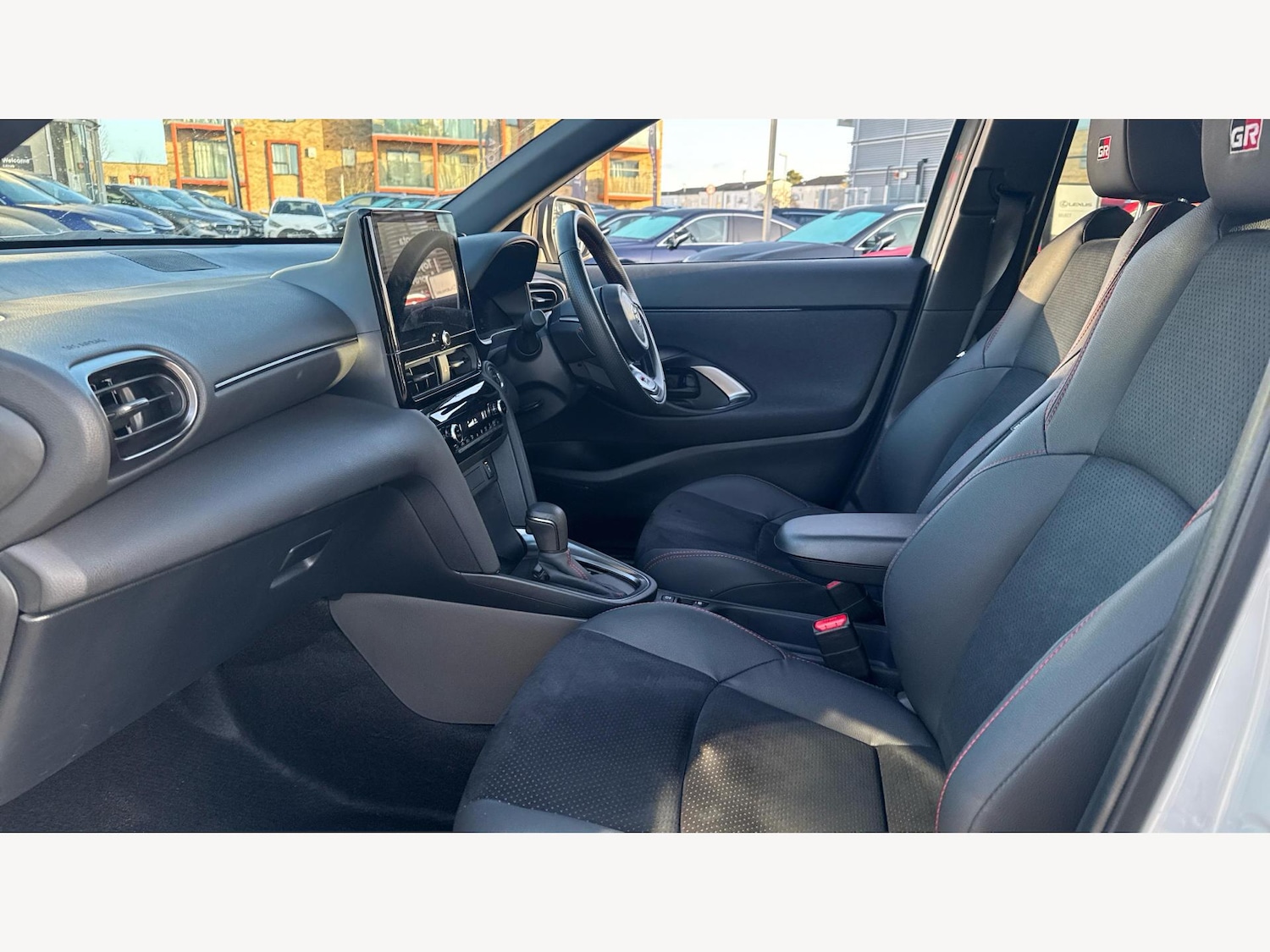 Used Toyota Yaris Cross 2024 for sale - 76952828: Photo 12