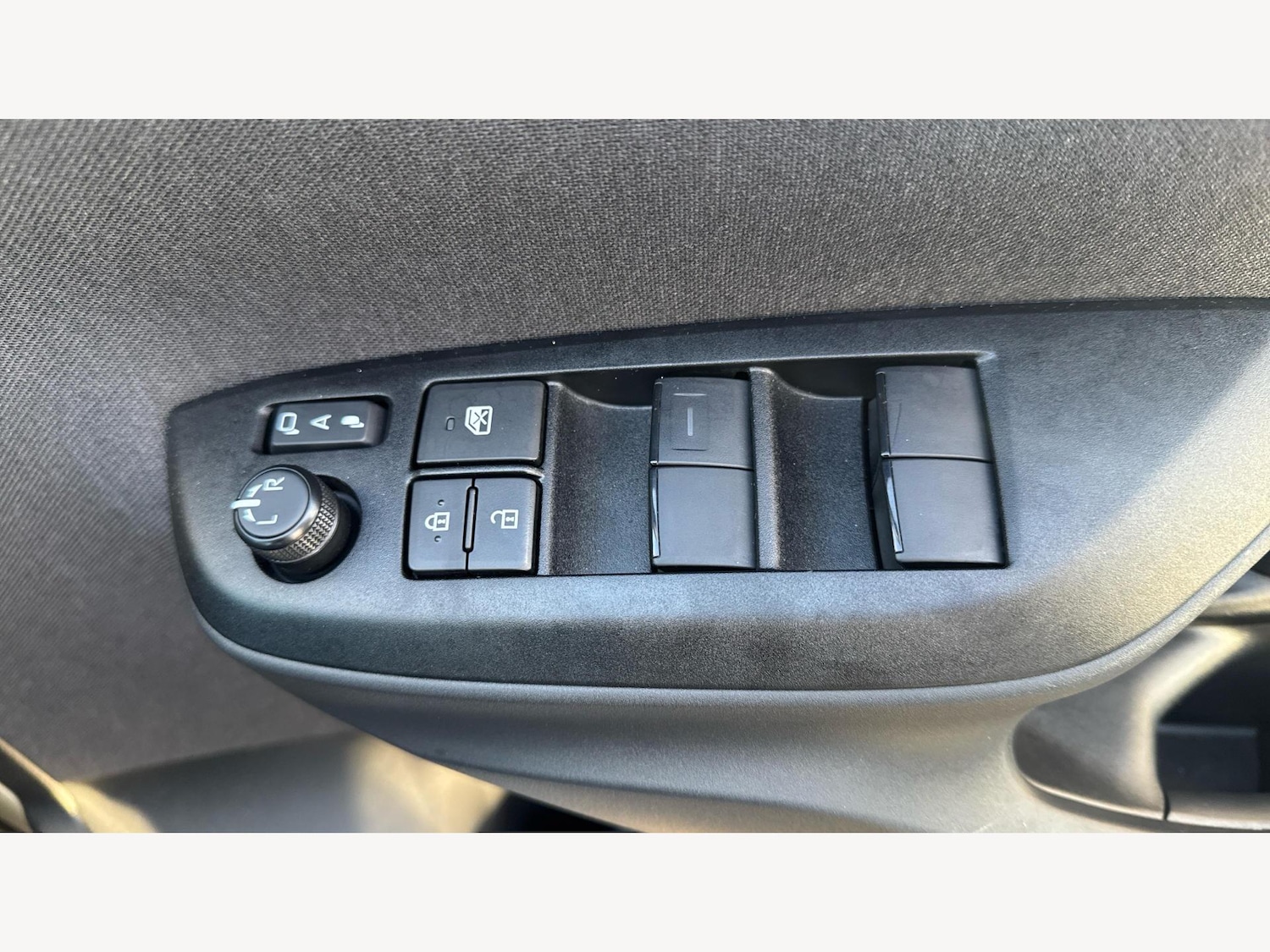 Used Toyota Yaris Cross 2024 for sale - 76952828: Photo 31