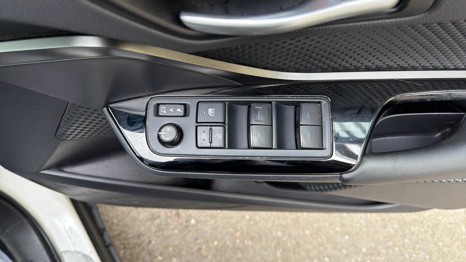 Used Toyota C-HR 2023 for sale - 77456246: Photo 37