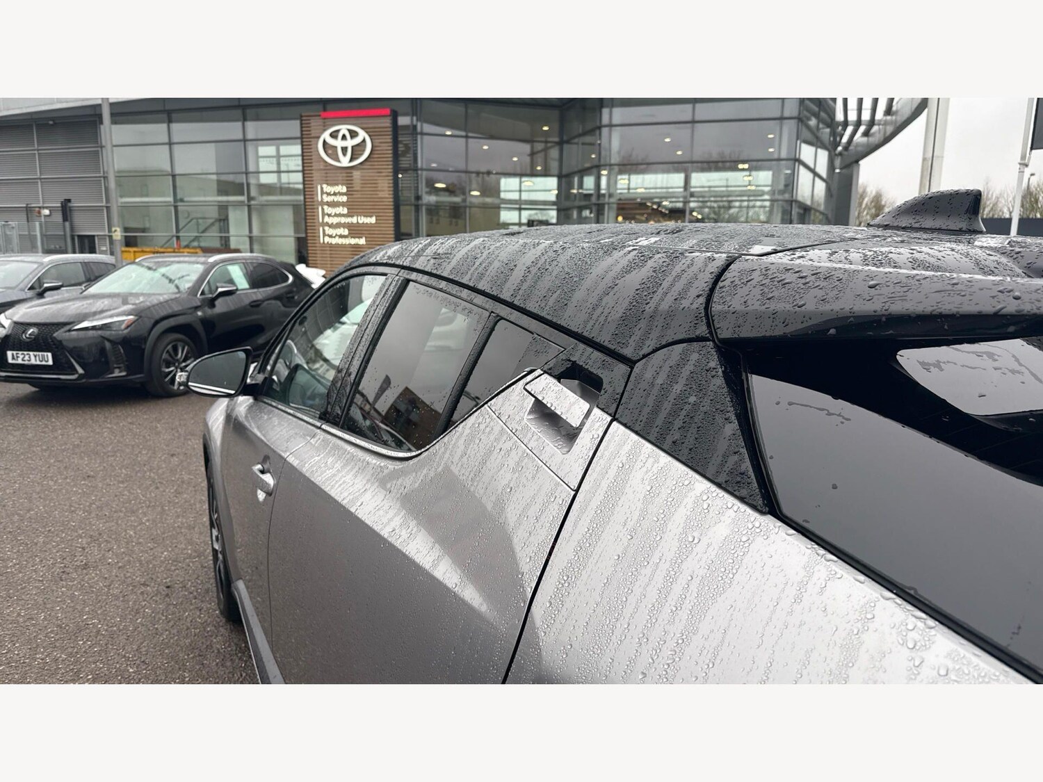 Used Toyota C-HR 2017 for sale - 77908789: Photo 25