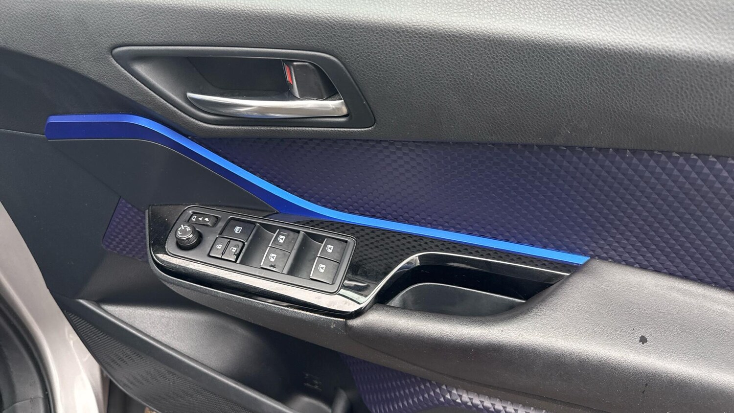 Used Toyota C-HR 2017 for sale - 77908789: Photo 32