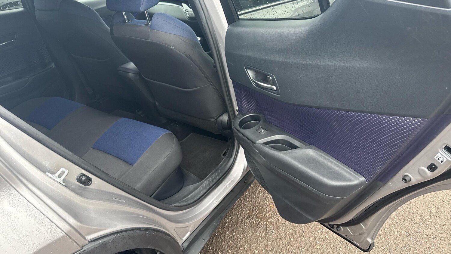 Used Toyota C-HR 2017 for sale - 77908789: Photo 40