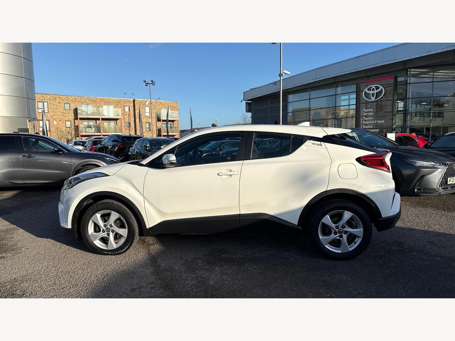 Used Toyota C-HR 2017 for sale - 77238515: Photo 19