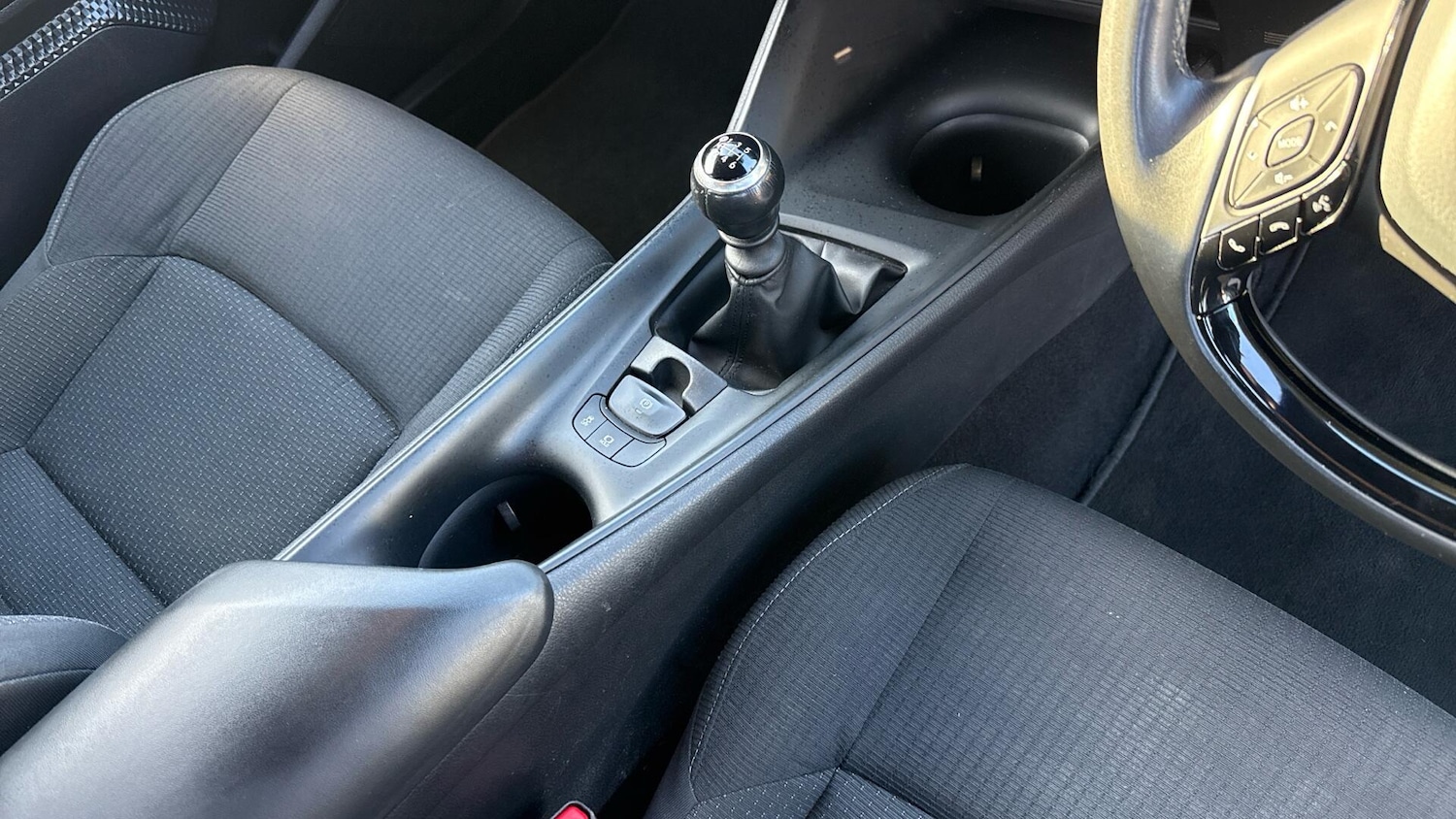 Used Toyota C-HR 2017 for sale - 77238515: Photo 33