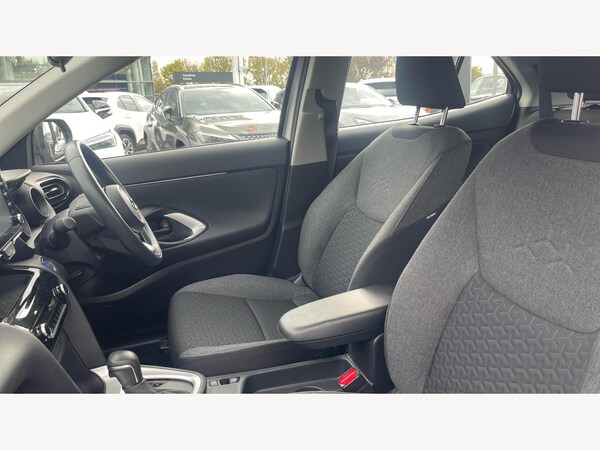 Used Toyota Yaris Cross 2024 for sale - 76200626: Photo 12