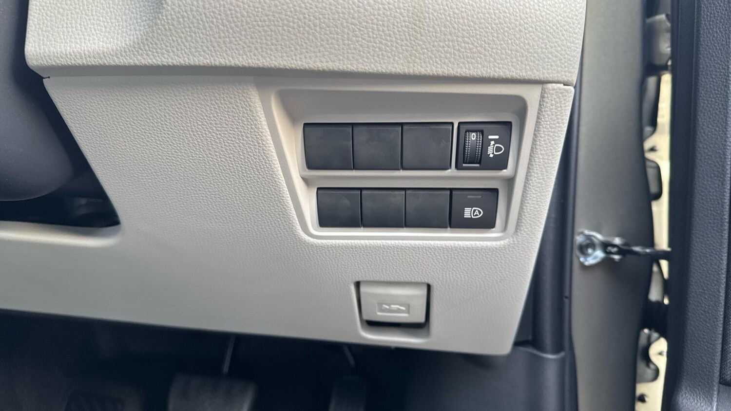 Used Toyota Yaris 2023 for sale - 76485443: Photo 33