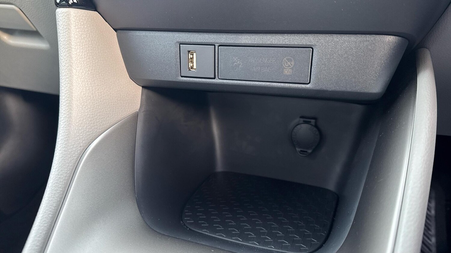 Used Toyota Yaris 2023 for sale - 76485443: Photo 42