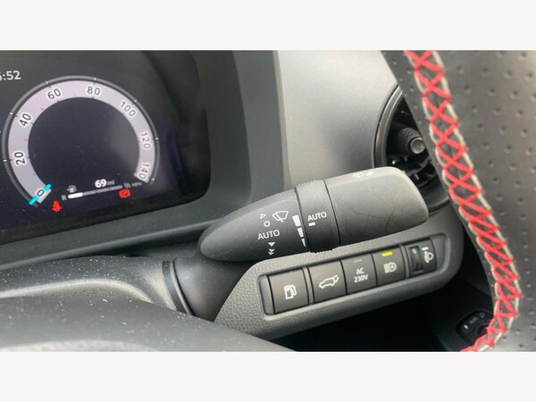 Used Toyota C-HR 2024 for sale - 76201355: Photo 28