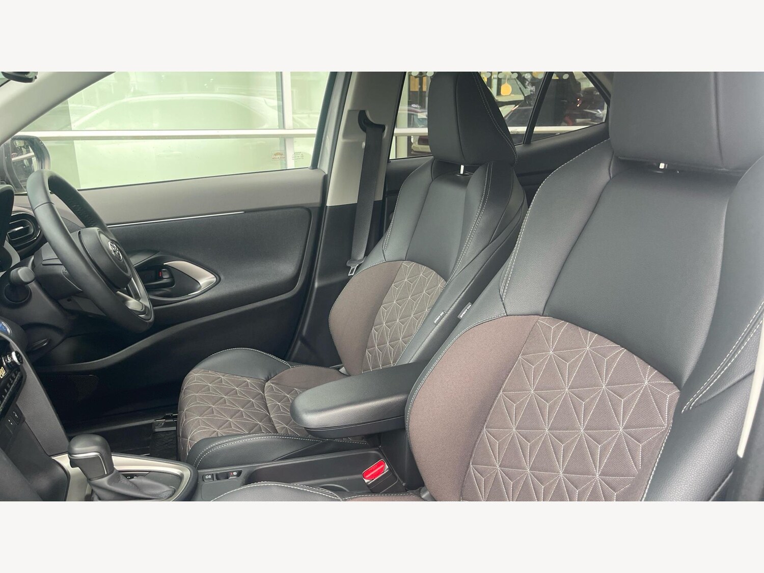 Used Toyota Yaris Cross for sale - 76702463: Photo 12