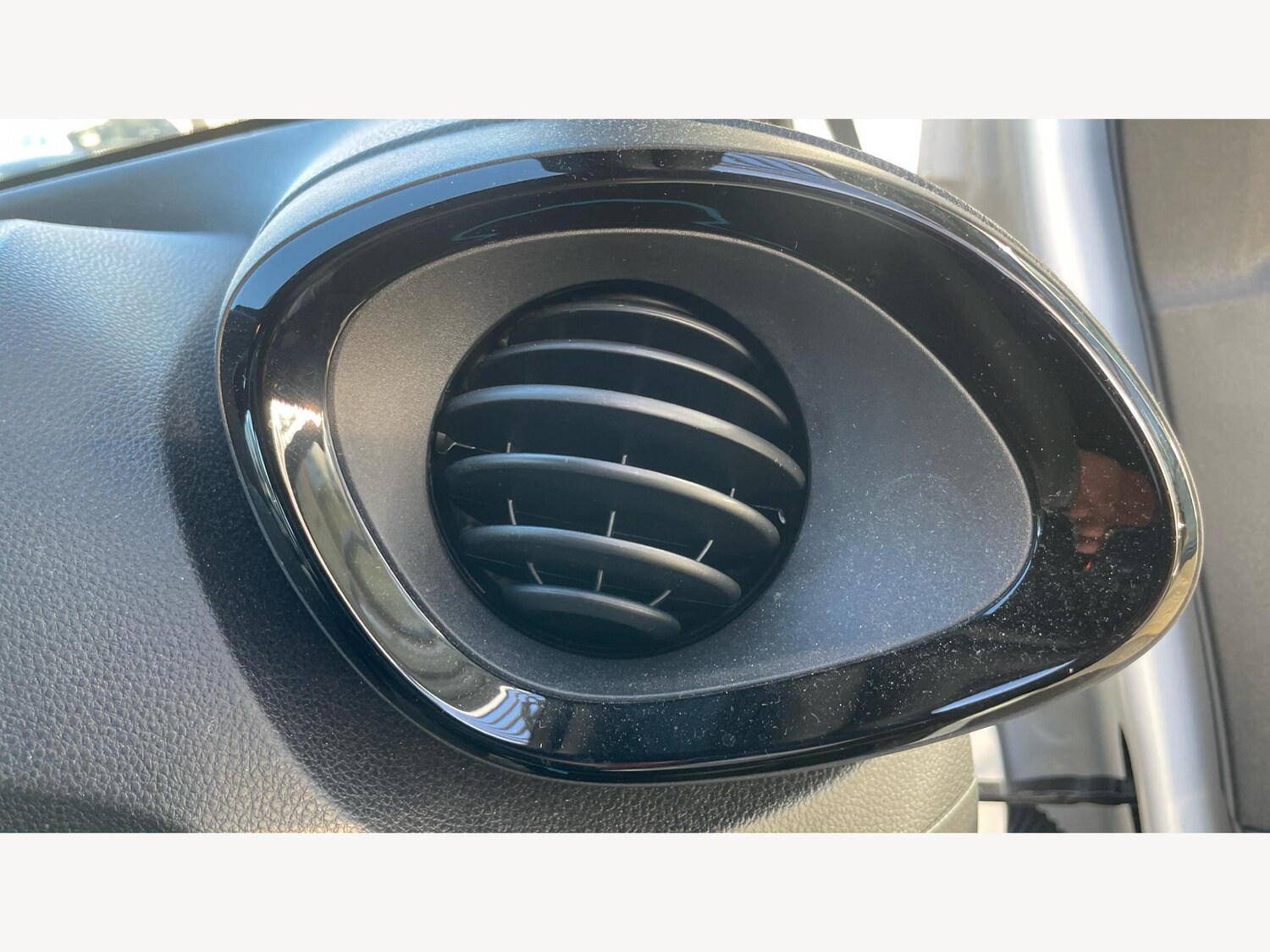 Used Toyota Aygo X 2024 for sale - 76399320: Photo 33