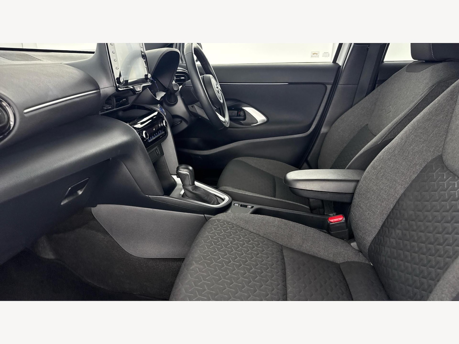 Used Toyota Yaris Cross 2022 for sale - 76689435: Photo 12