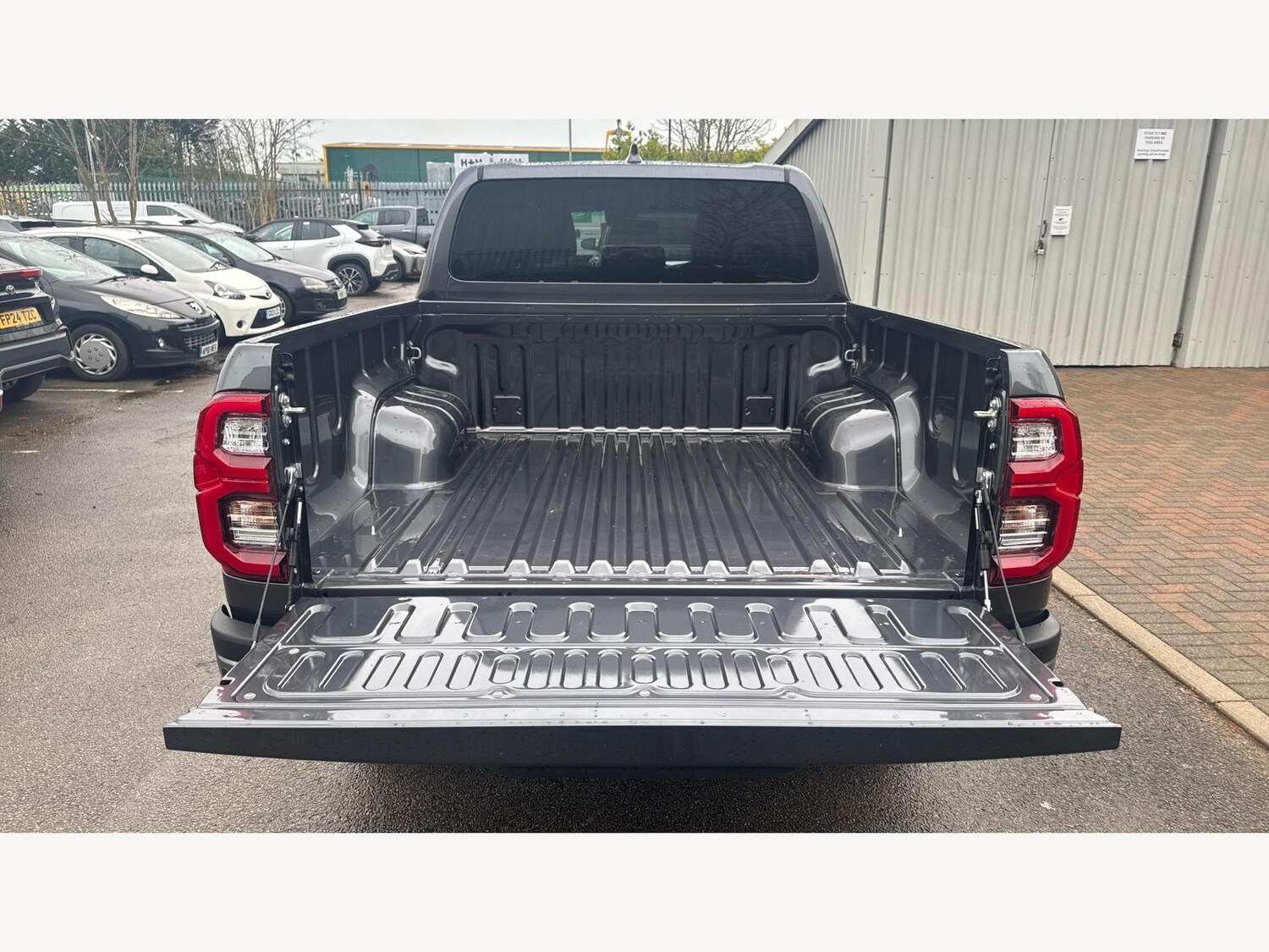 Used Toyota Hilux for sale - 77175061: Photo 16