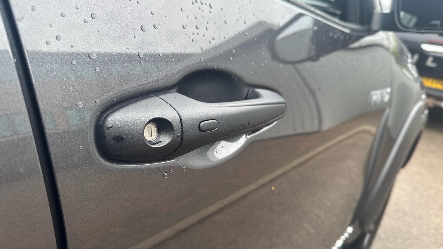 Used Toyota Hilux for sale - 77175061: Photo 35