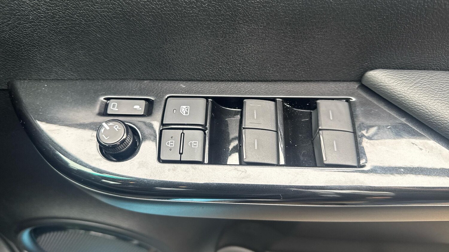 Used Toyota Hilux for sale - 77175061: Photo 36