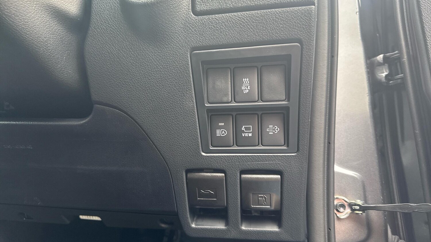 Used Toyota Hilux for sale - 77175061: Photo 38