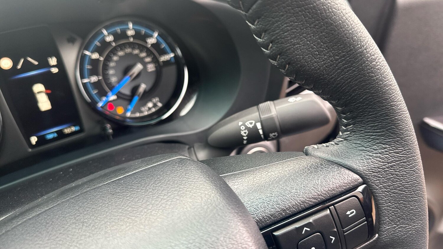 Used Toyota Hilux for sale - 77175061: Photo 42