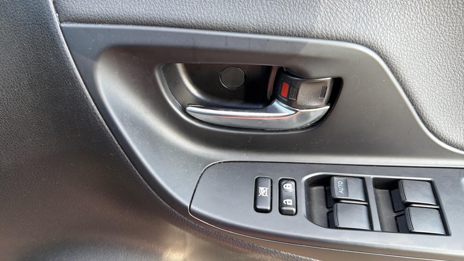 Used Toyota Yaris 2019 for sale - 77625745: Photo 34