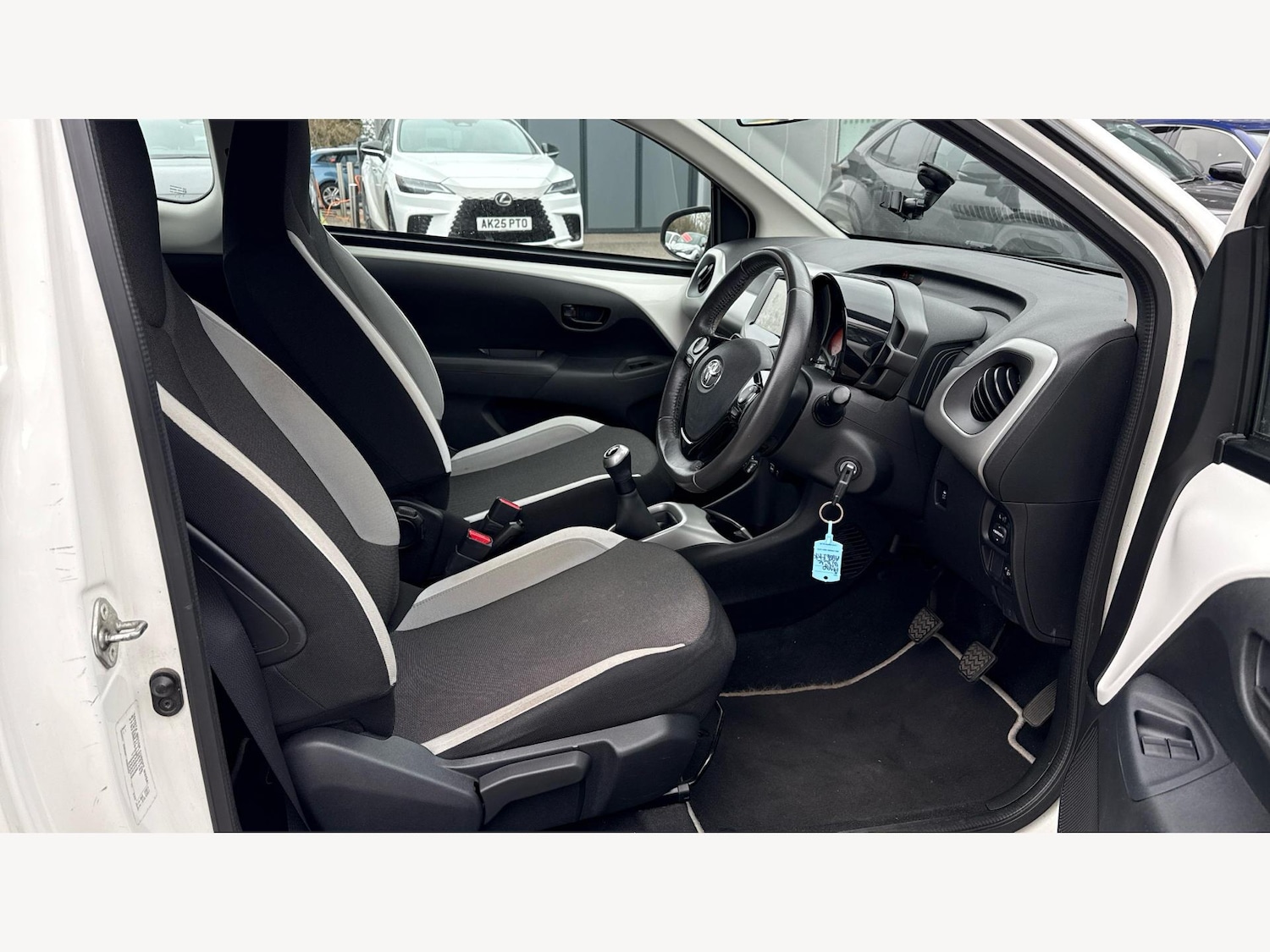 Used Toyota AYGO 2015 for sale - 77074600: Photo 13