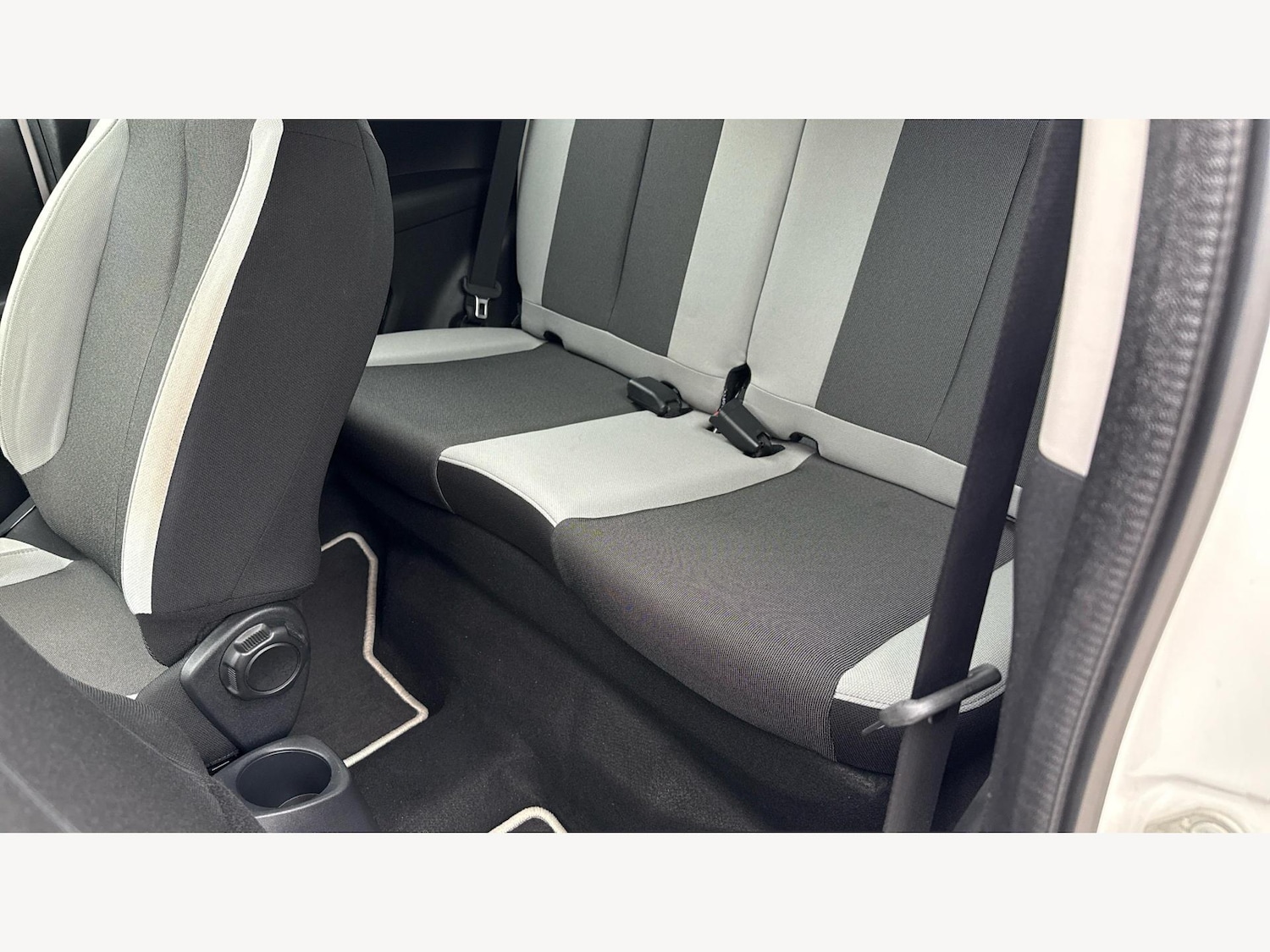 Used Toyota AYGO 2015 for sale - 77074600: Photo 15