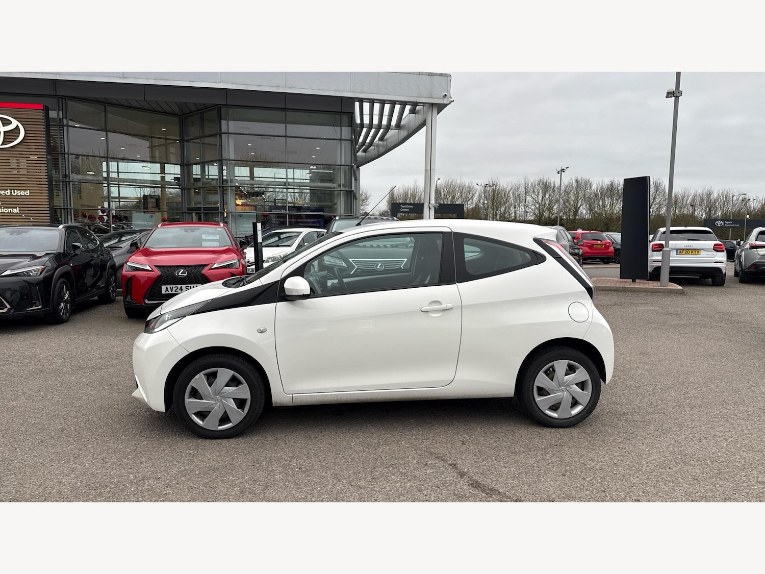 Used Toyota AYGO 2015 for sale - 77074600: Photo 19
