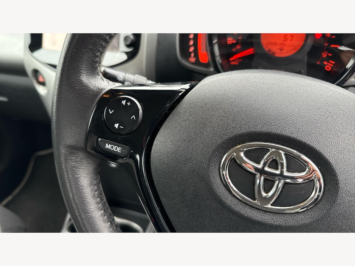 Used Toyota AYGO 2015 for sale - 77074600: Photo 26