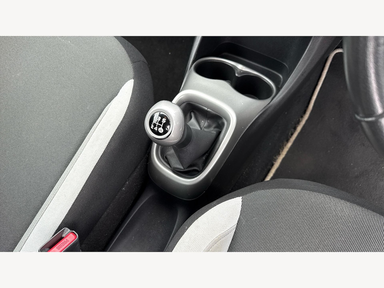 Used Toyota AYGO 2015 for sale - 77074600: Photo 27