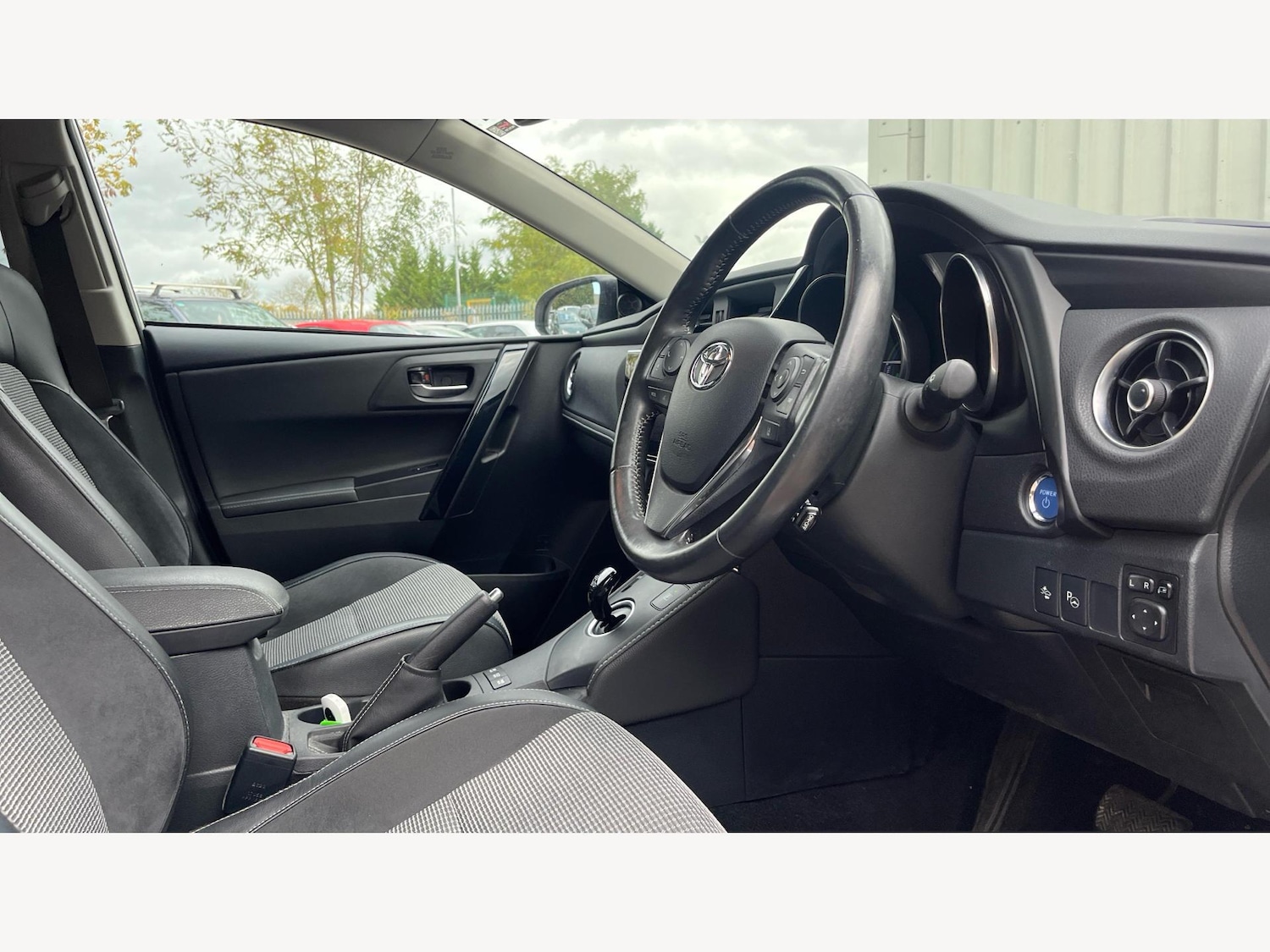 Used Toyota Auris 2017 for sale - 76399064: Photo 13