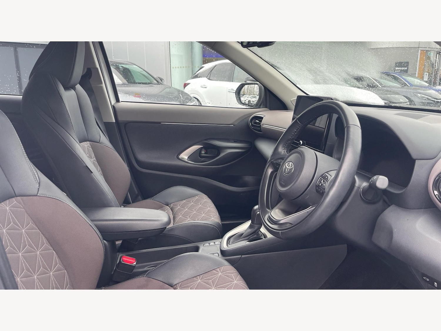 Used Toyota Yaris Cross 2024 for sale - 76952790: Photo 13