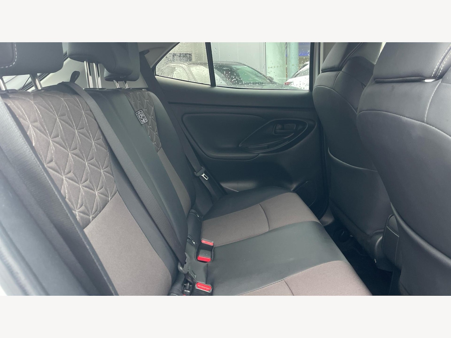 Used Toyota Yaris Cross 2024 for sale - 76952790: Photo 14