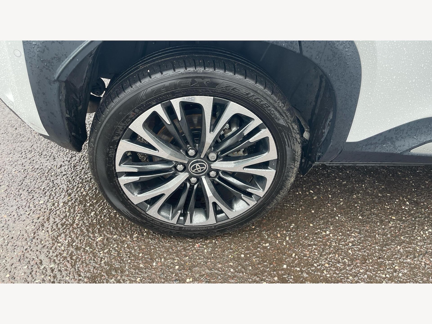 Used Toyota Yaris Cross 2024 for sale - 76952790: Photo 22