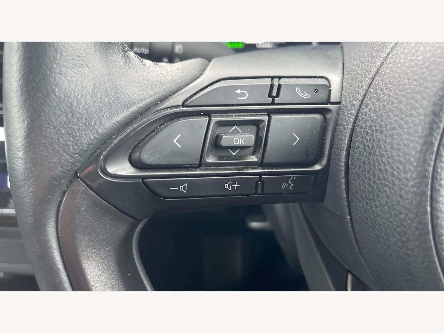 Used Toyota Yaris Cross 2024 for sale - 76952790: Photo 32